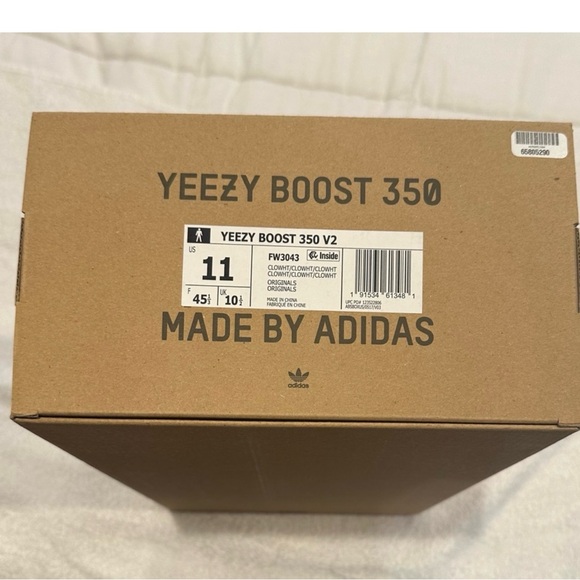 Yeezy Boost V2. Men’s 11. Cloth white. Box included. - Picture 4 of 9